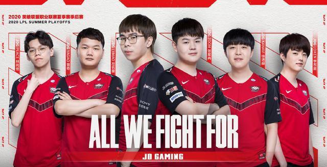 在冰球比赛 在冰球比赛