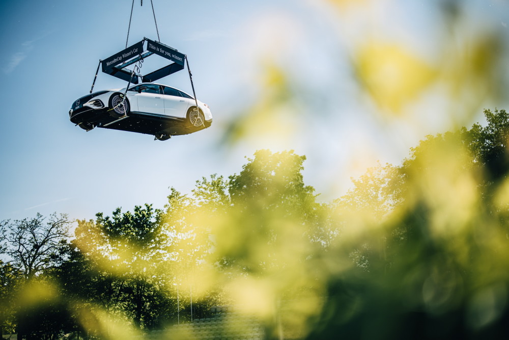 着众多目光 着众多目光