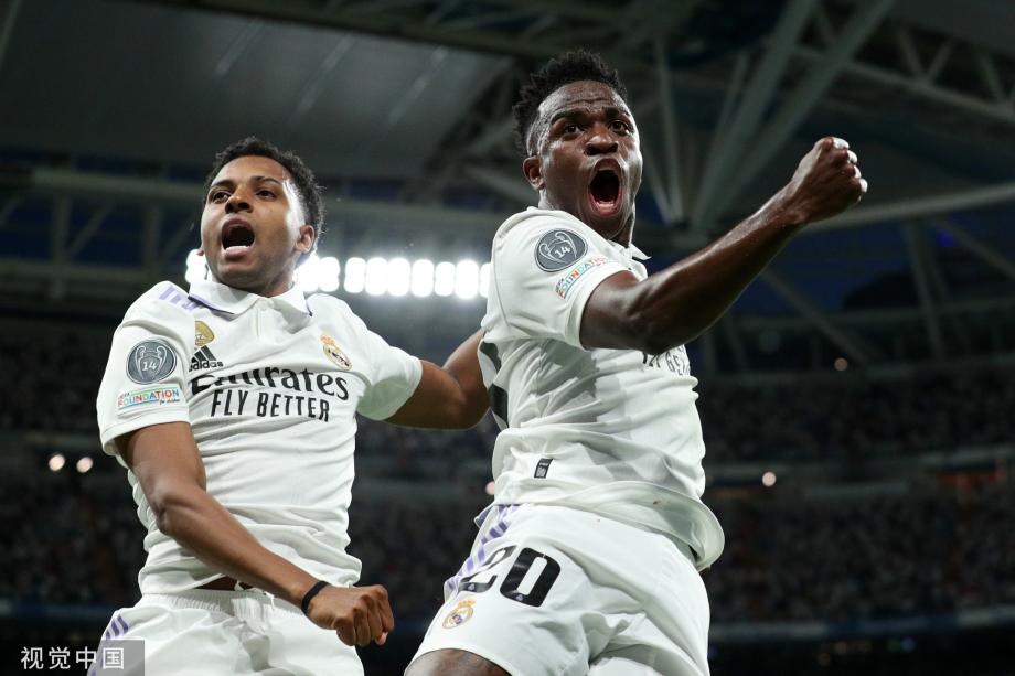 以其出色的 以其出色的